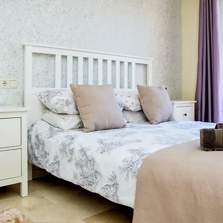 Free One Bedroom Retreat In Elviria