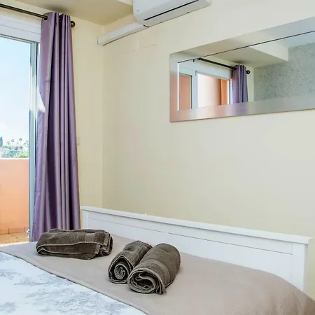 Free One Bedroom Retreat In Elviria